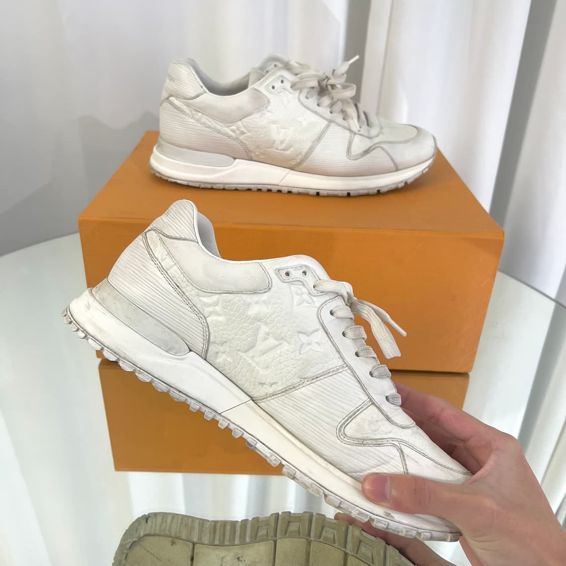 루이비통 토뤼옹 런어웨이 화이트 260 상품이미지3