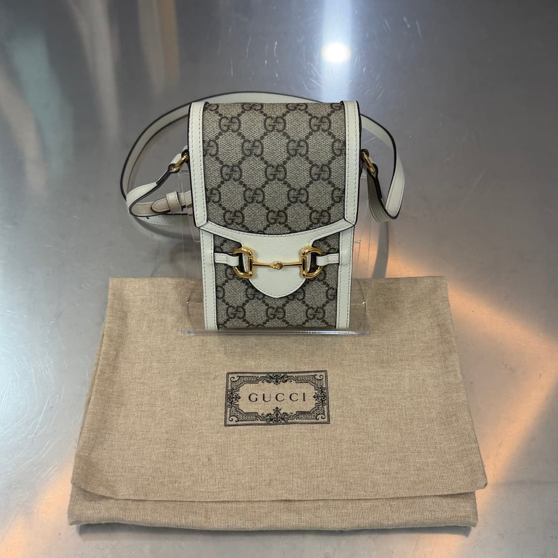 [리오브전포점] 구찌 GG 캔버스 홀스빗 폰 홀더 크로스백 상품이미지1