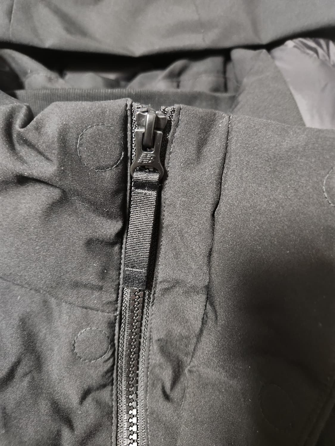 뉴발란스 케이브 구스 다운 자켓 발수방수 NBNPB49013 사이즈L 상품이미지2