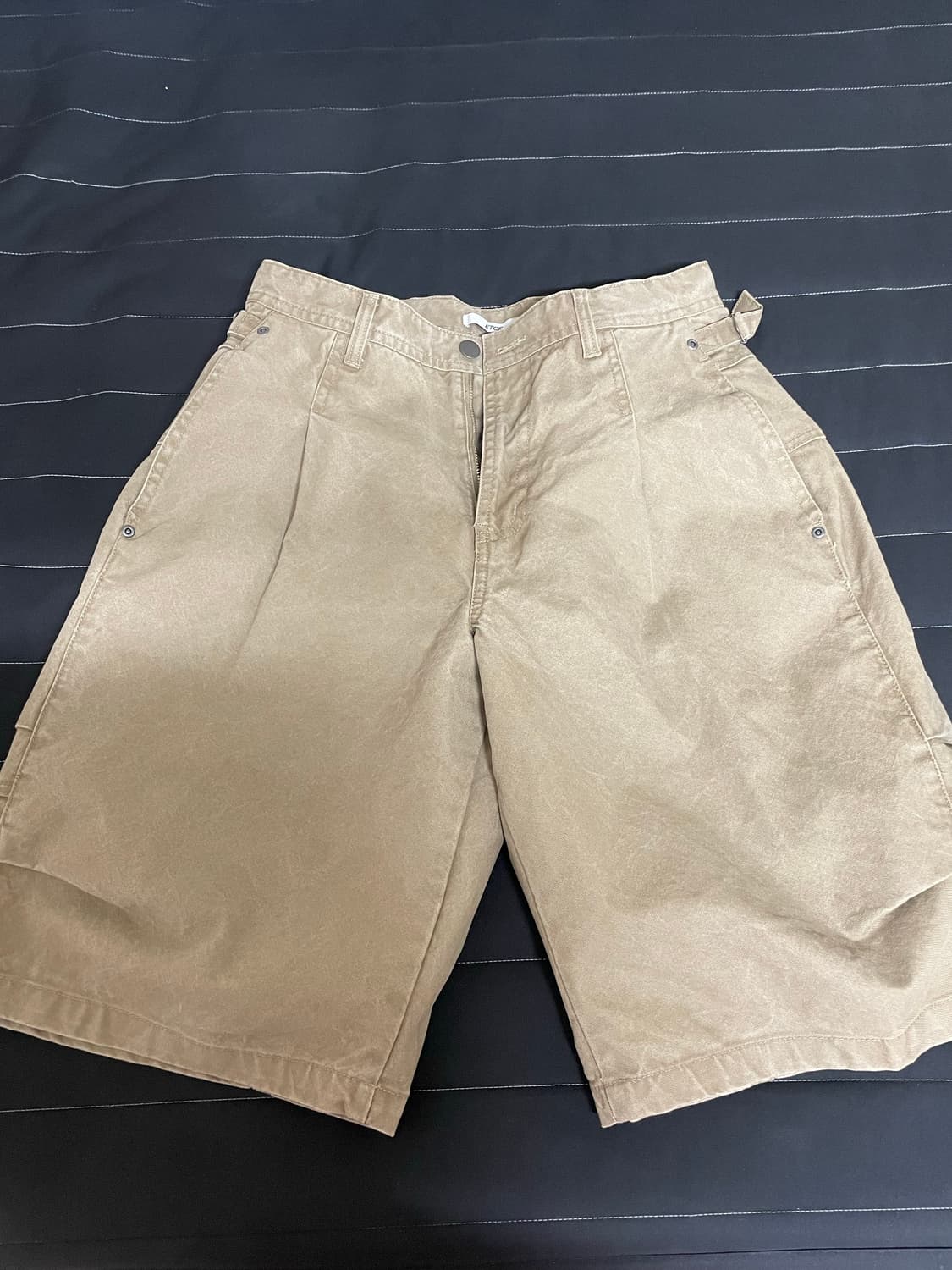 DART BERMUDA SHORTS (BEIGE) 상품이미지2