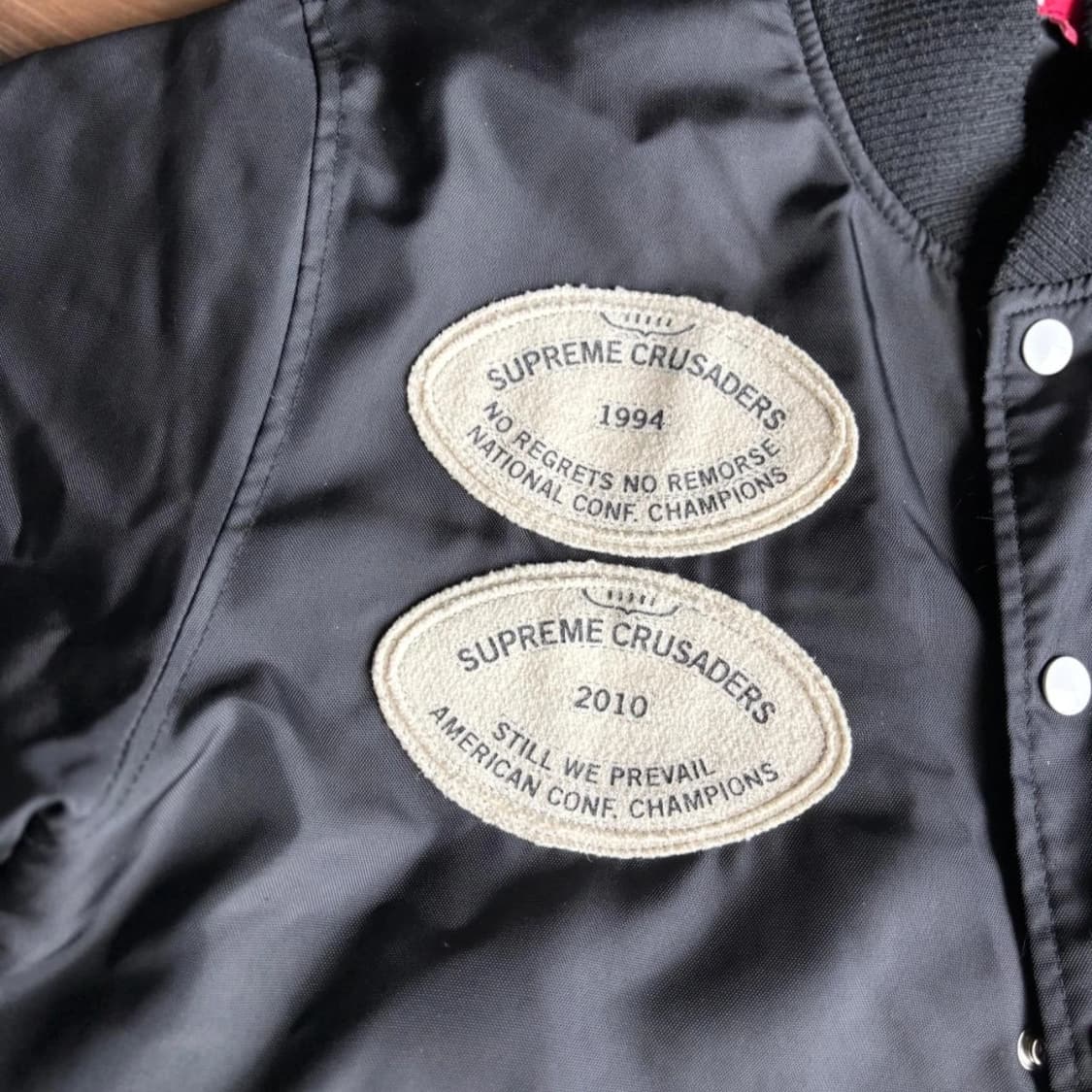 슈프림 크루세이더스 나일론 바시티 자켓 블랙 상품이미지3