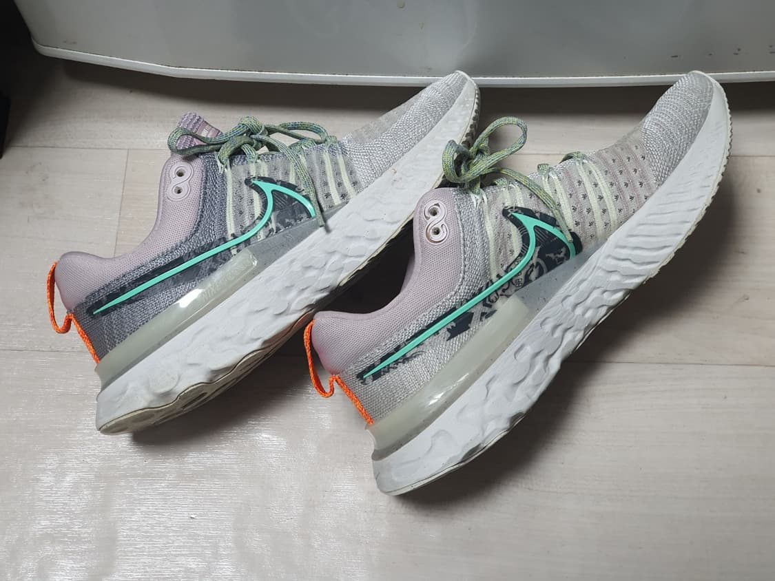 나이키 리액트 인피니티 런 플라이니트 3, 240
 상품이미지3