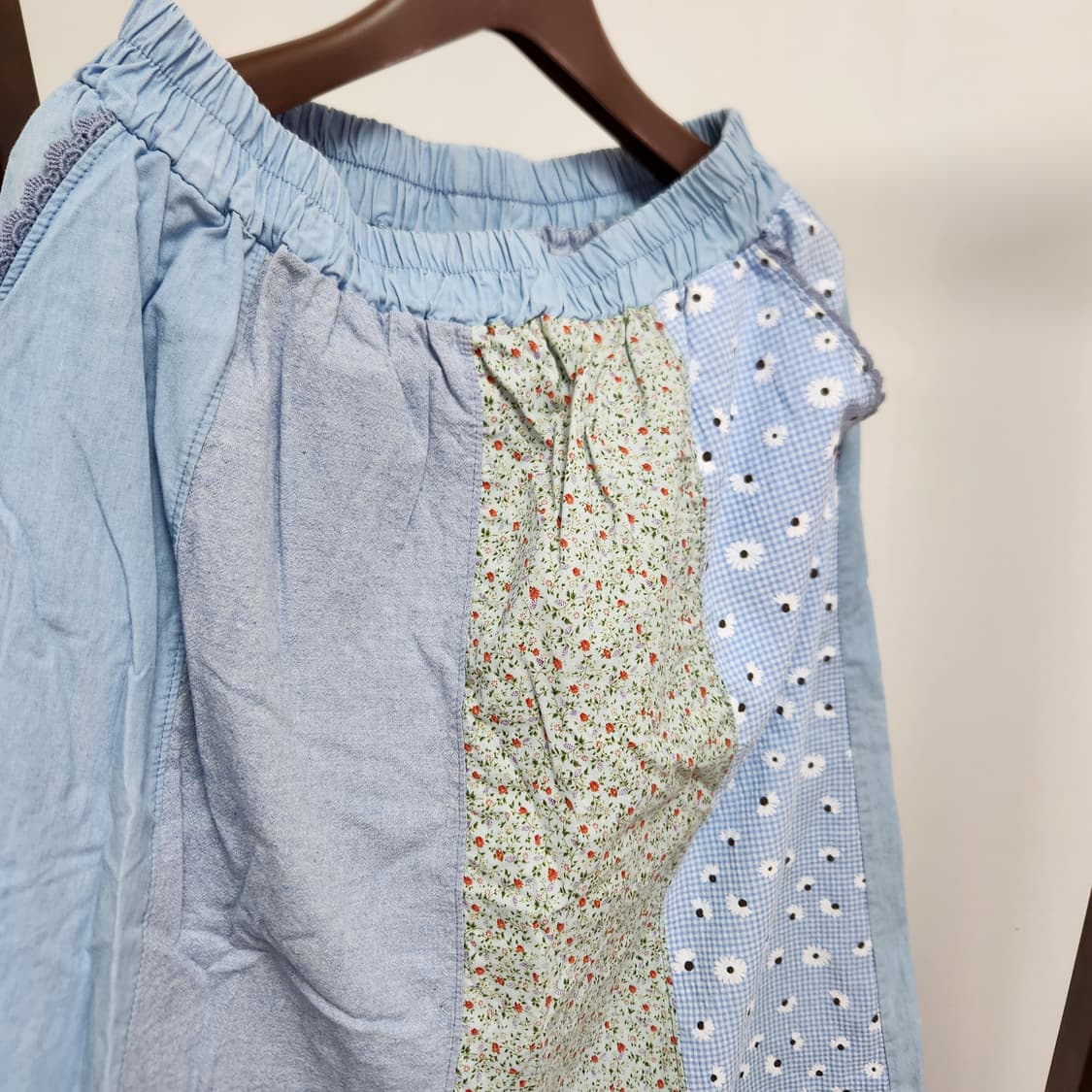 하늘색 플라워 세로 패치스커트 상품이미지2