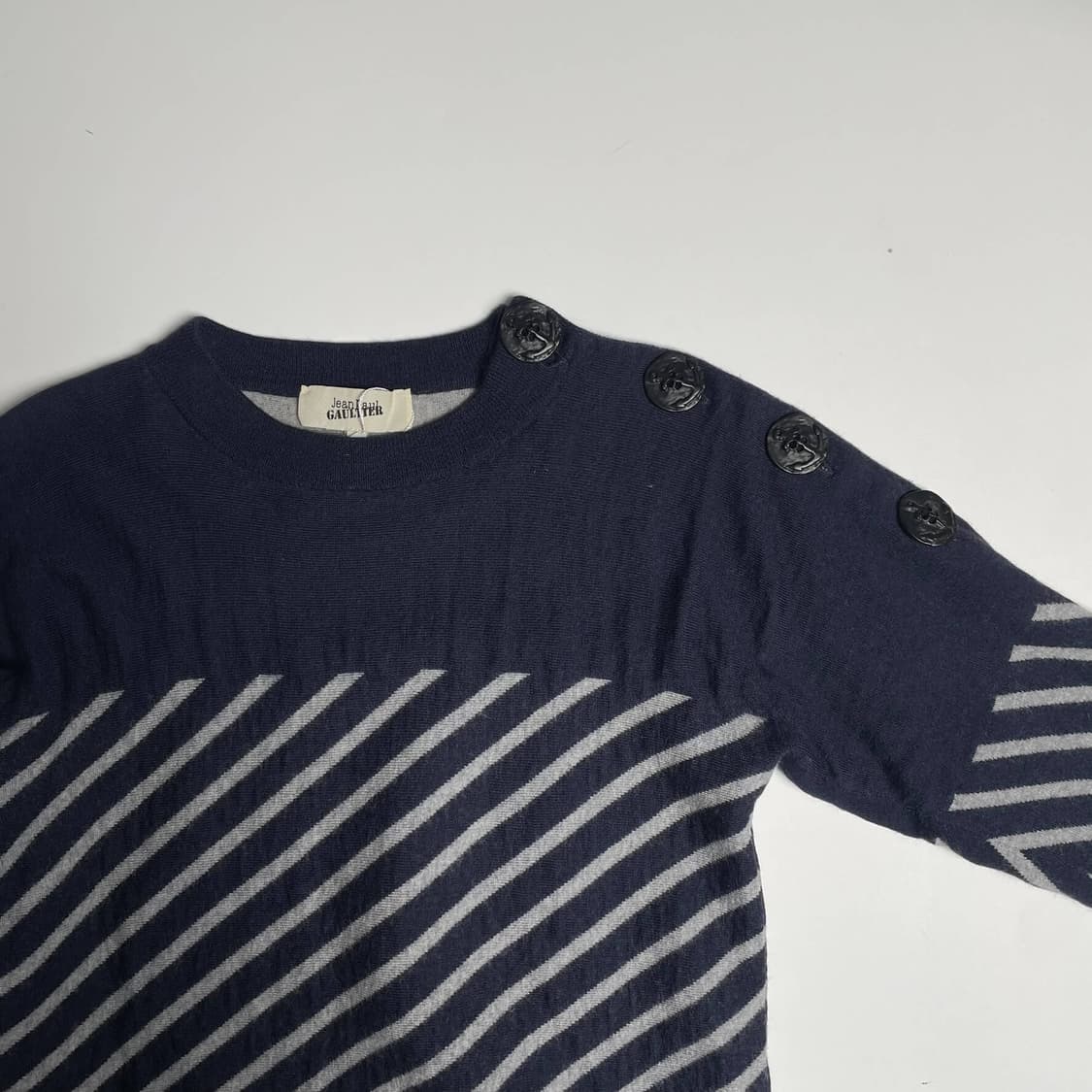 장폴고티에 네이비 버튼 스트라이프 니트 (italy)   상품이미지4