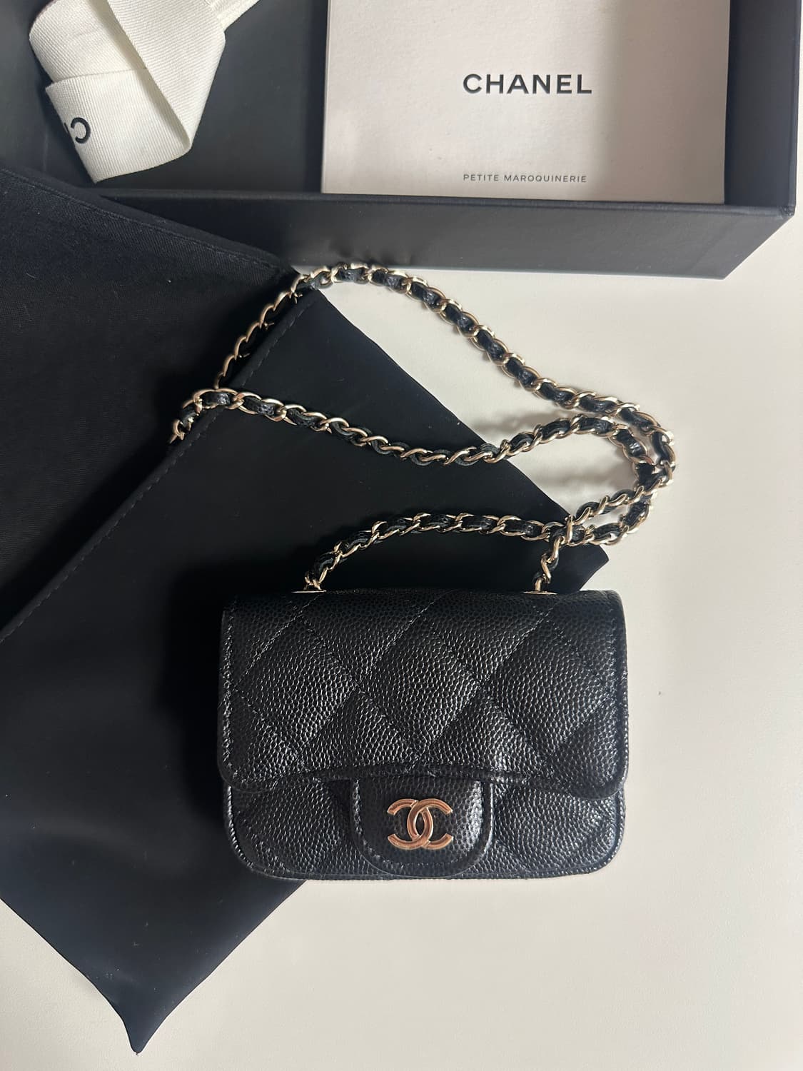 샤넬 클래식 벨트백 블랙 (31번대) 상품이미지1