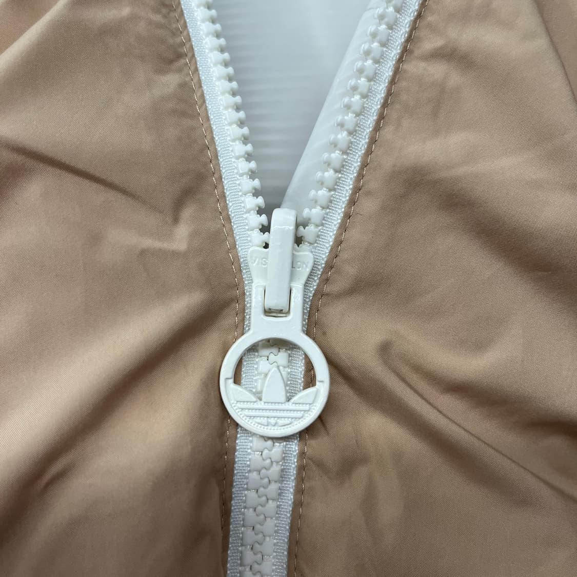 아디다스 베이지 브라운 화이트 양면 리버시블 패딩 상품이미지10