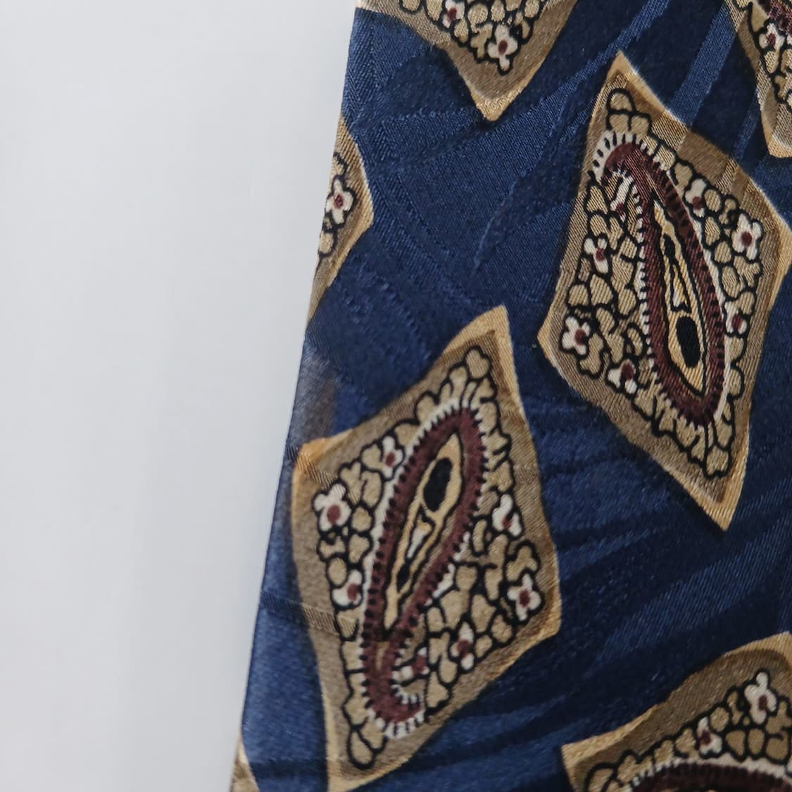 아쿠아스큐텀 실크 네이비 패턴 넥타이 9.3cm A등급 A19103
 상품이미지8