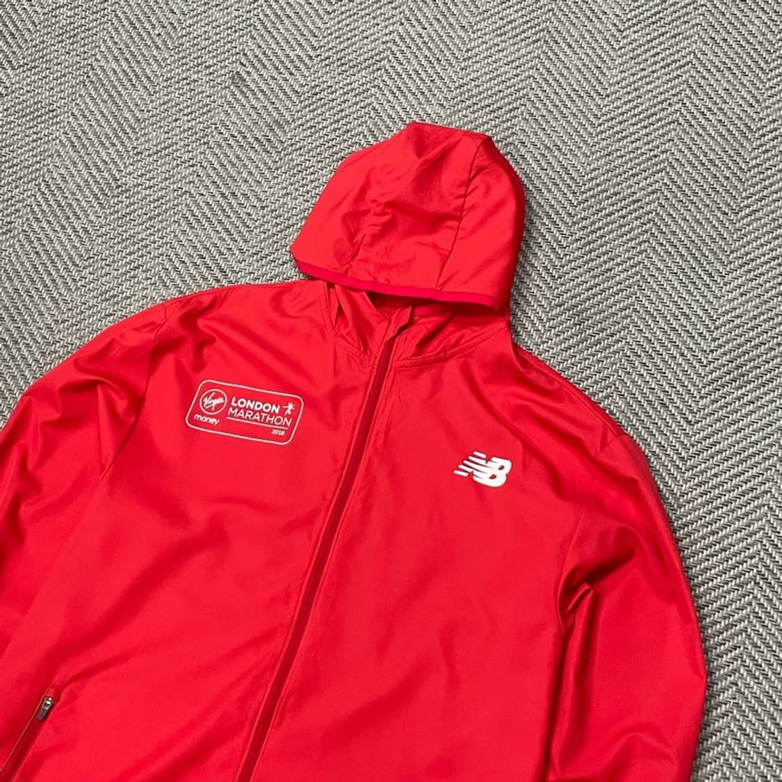 뉴발란스 로고 바람막이 v0072 상품이미지3