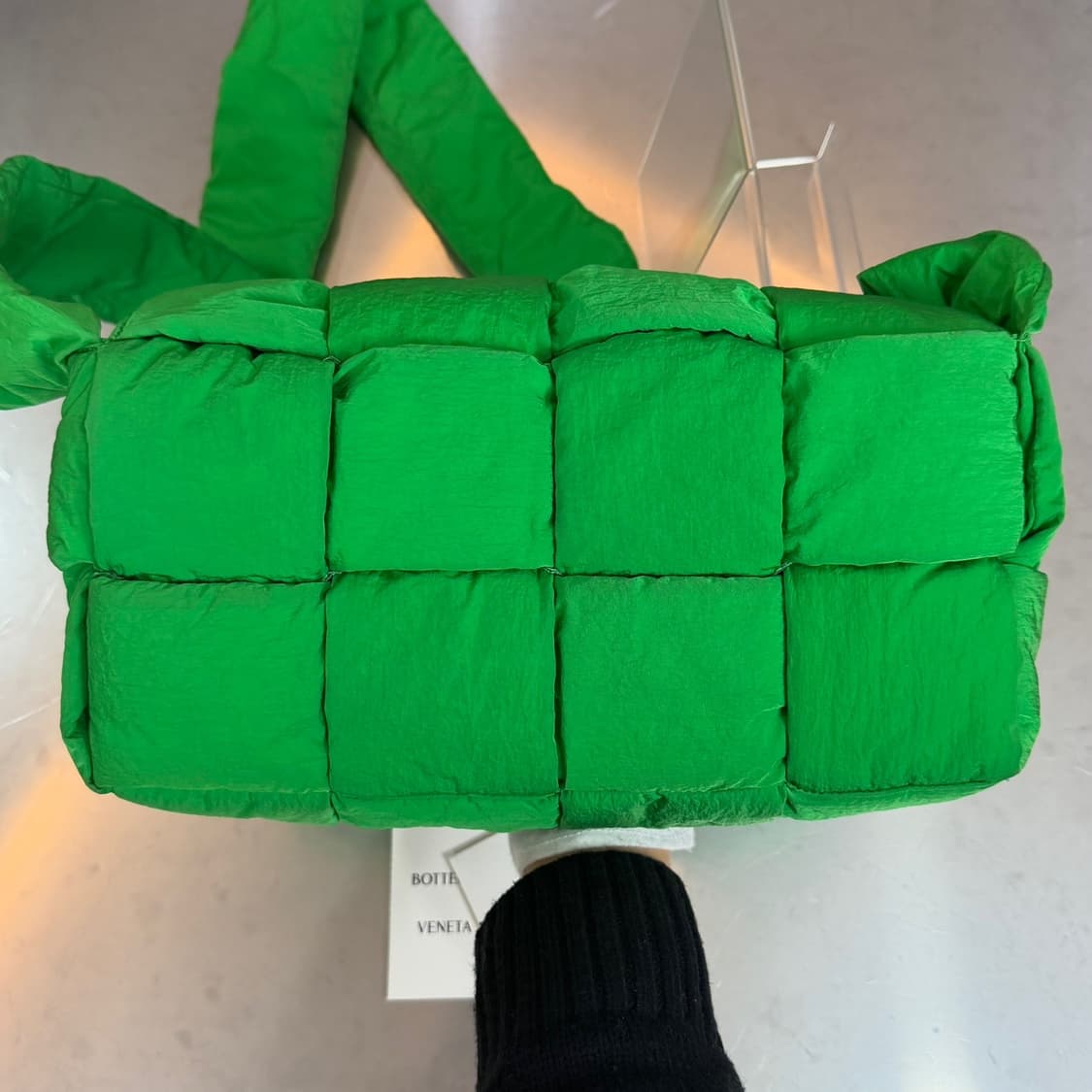 [리오브전포점] 보테가베네타 테크 패러킷 패딩 카세트백 상품이미지3