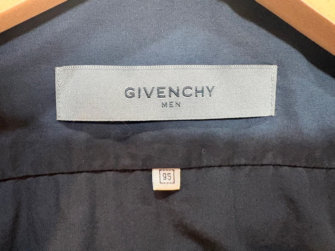 지방시네이비셔츠 상품이미지2