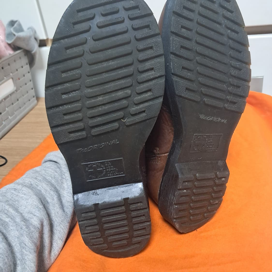 닥터마틴 여성 부츠 워커 2976W/ZIPS 38EU(약240) 상품이미지4