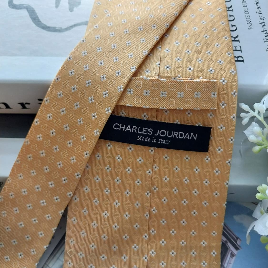 샤를주르당 실크 옐로우 플라워 자수 넥타이 9.5cm A등급 K1433
 상품이미지4