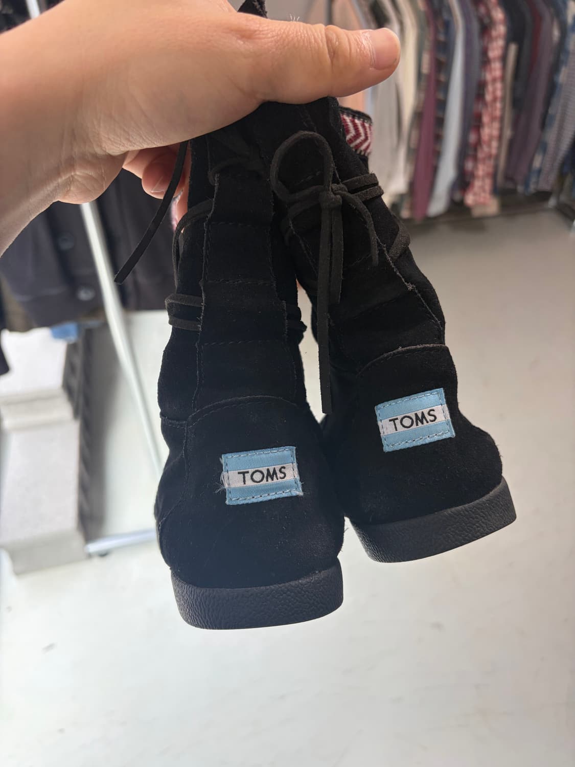 TOMS 네팔 블랙 스웨이드 미드 부츠 240 상품이미지3