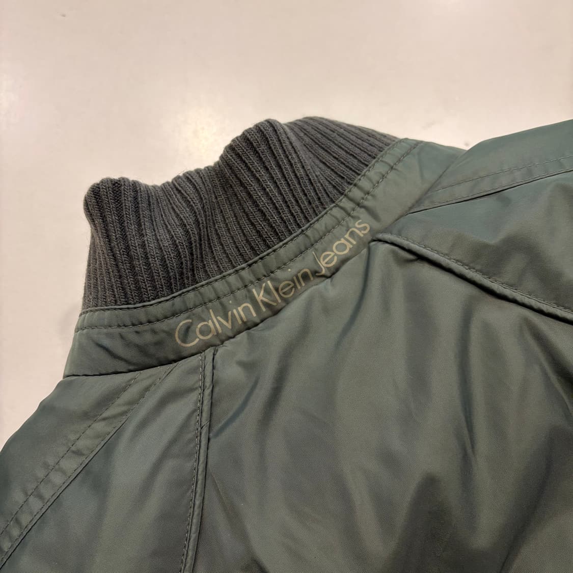 [M] 캘빈클라인 포켓 봄버 카키색 패딩 점퍼 C997 상품이미지9