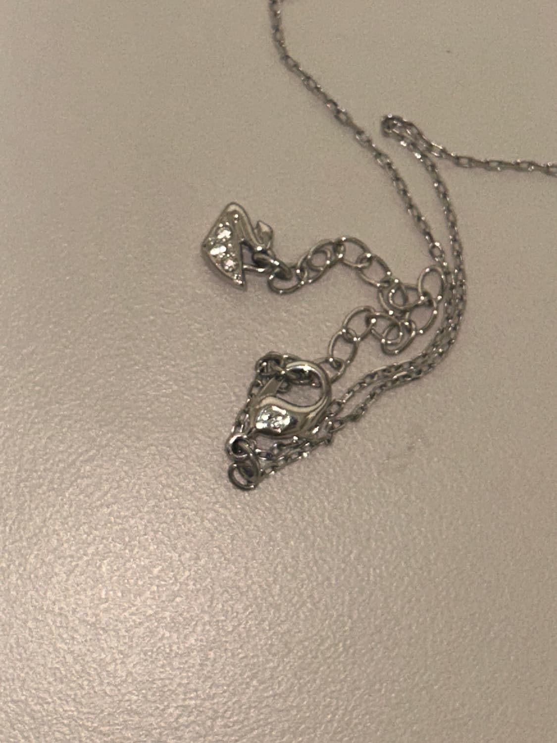 스와로브스키 Una 로듐 블루 라운드 댄싱스톤 목걸이 상품이미지4