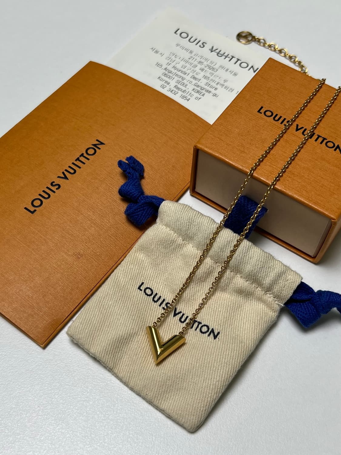 [정품] 루이비통 에센셜 V 골드 목걸이 상품이미지1