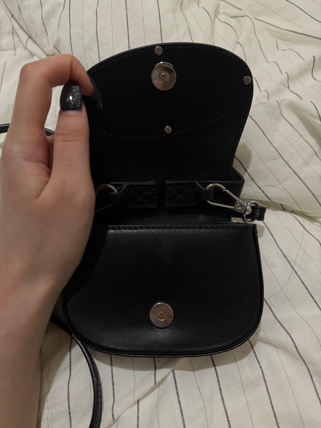 디젤 1DR 미니백 플라크 블랙 상품이미지3