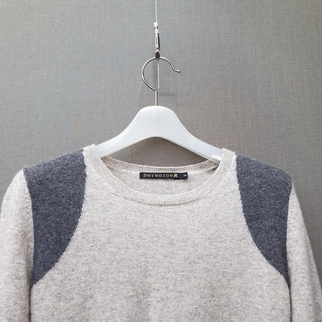 베르니스  캐시미어 자수 디테일 니트 S사이즈 상품이미지2