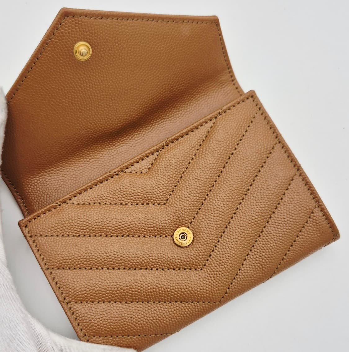 [중고명품셀렉트]생로랑 마틀라세 엔벨로프 금장 카드지갑 상품이미지6