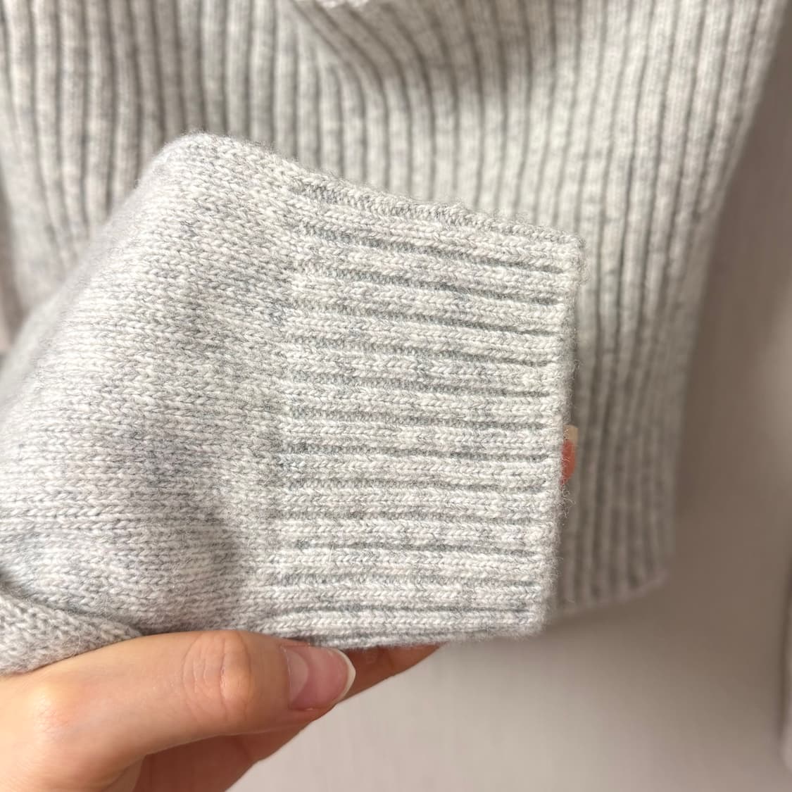 다이애그널 컷아웃 울 니트  상품이미지3