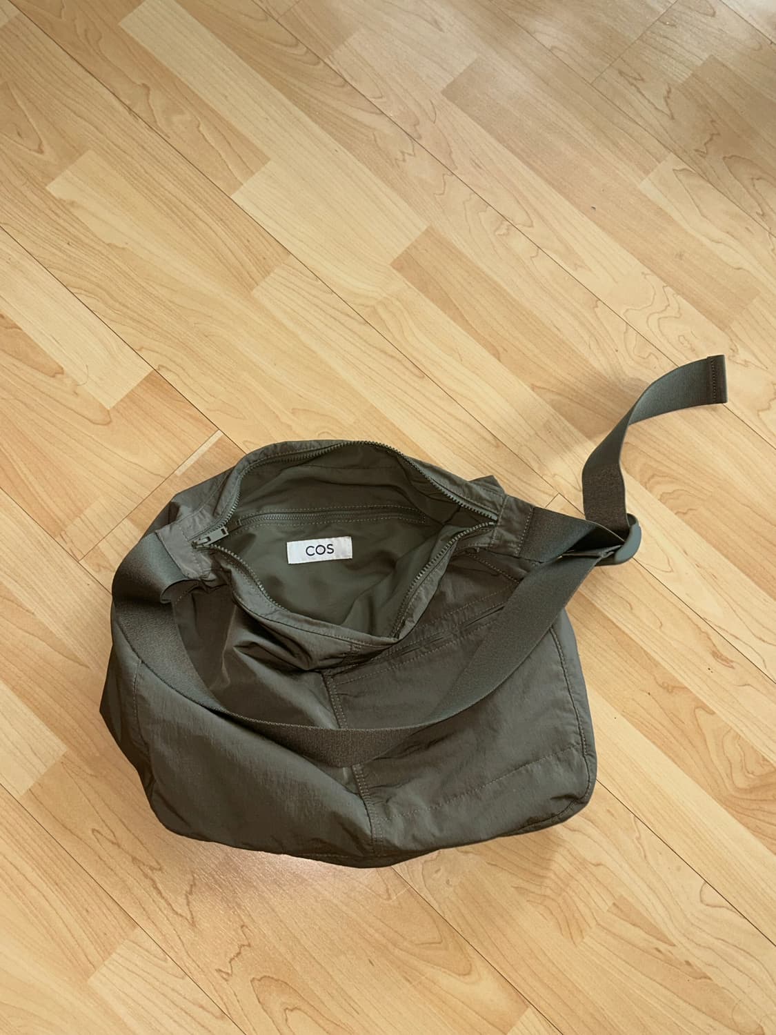 코스 COS 크로스백 상품이미지3