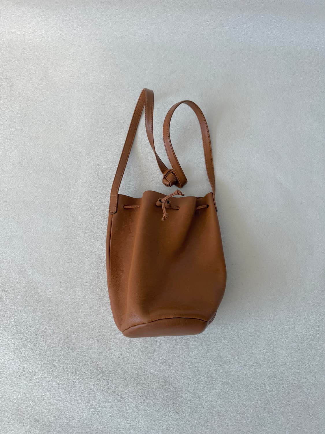 바쿠(BAGGU) 레더 버킷백(U.S.A) 상품이미지1