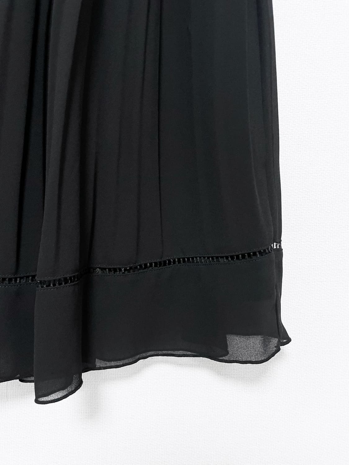 Punching Hem Pleated Midi Skirt - Black 상품이미지7