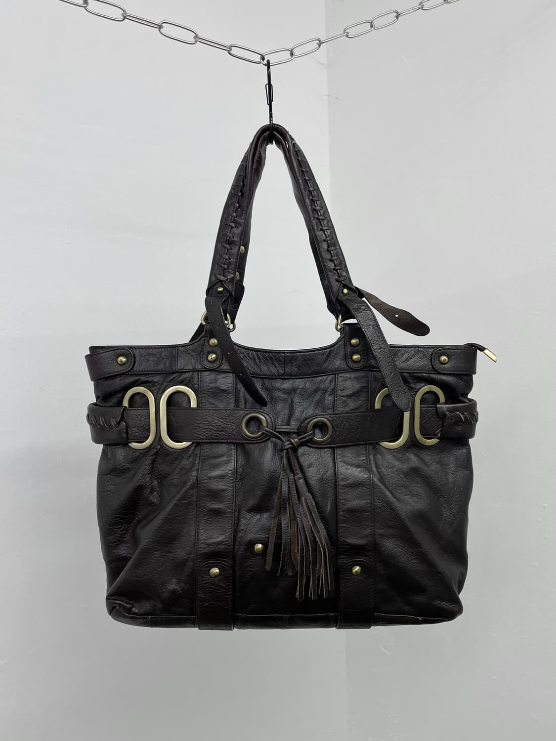 브라운 y2k 스터드 태슬 숄더백 상품이미지1