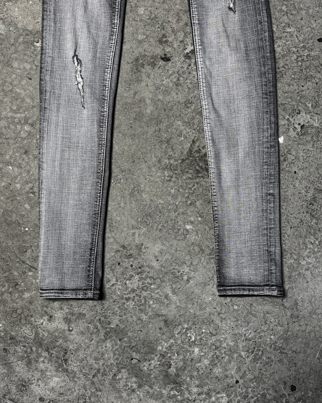 Gray Wash & Damaged Denim Skinny Jeans   상품이미지5