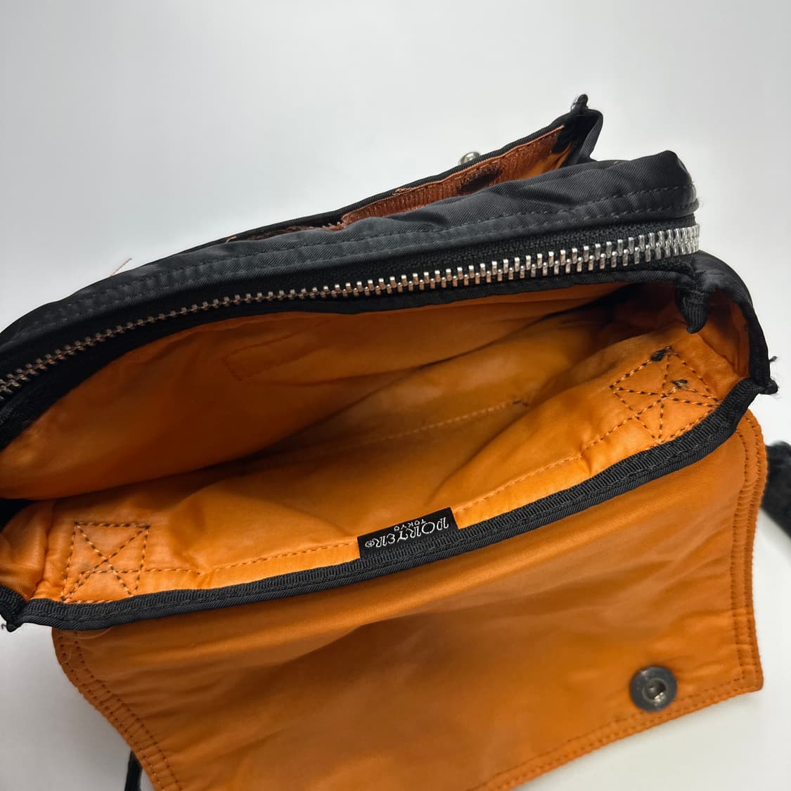 PORTER TANKER SHOULDER BAG 포터 탱커 숄더백 상품이미지6