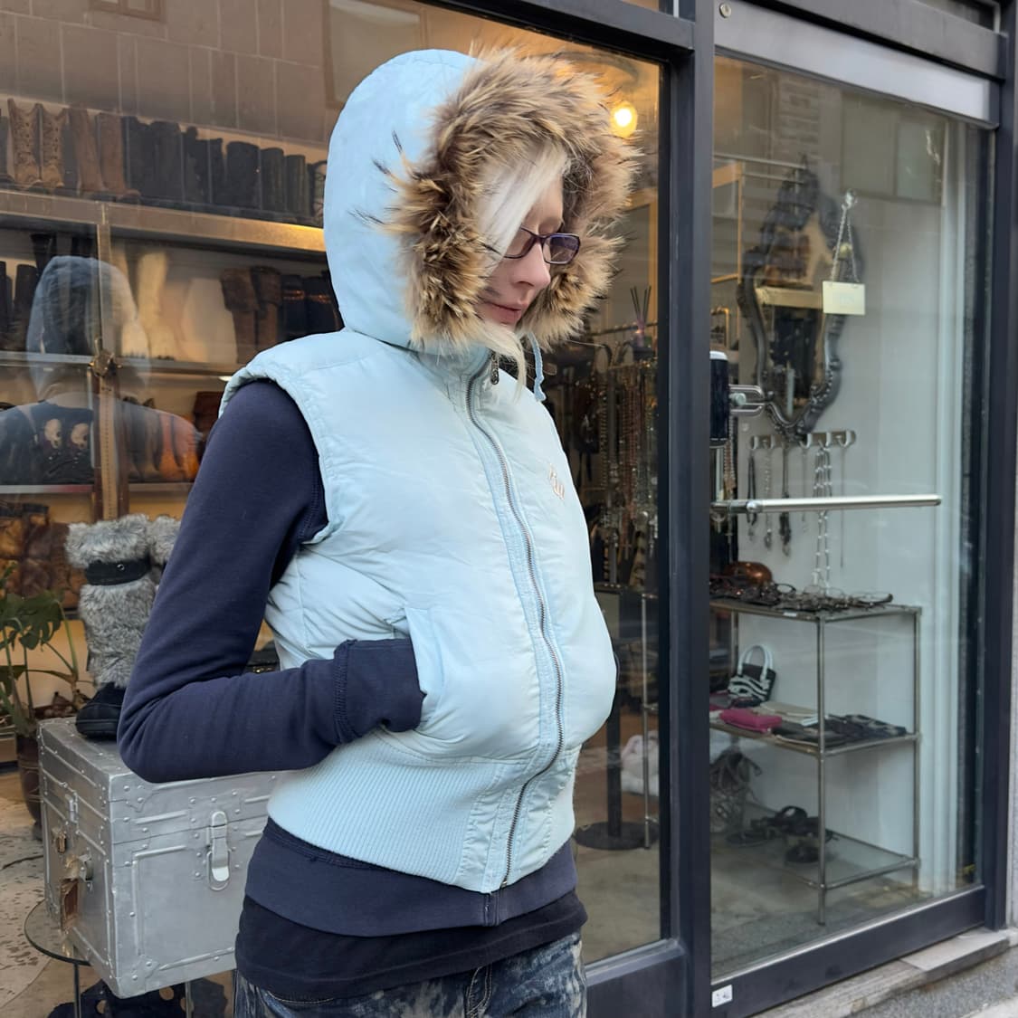 2000s 빈티지 로카웨어 퍼 크롭 패딩 베스트 상품이미지9