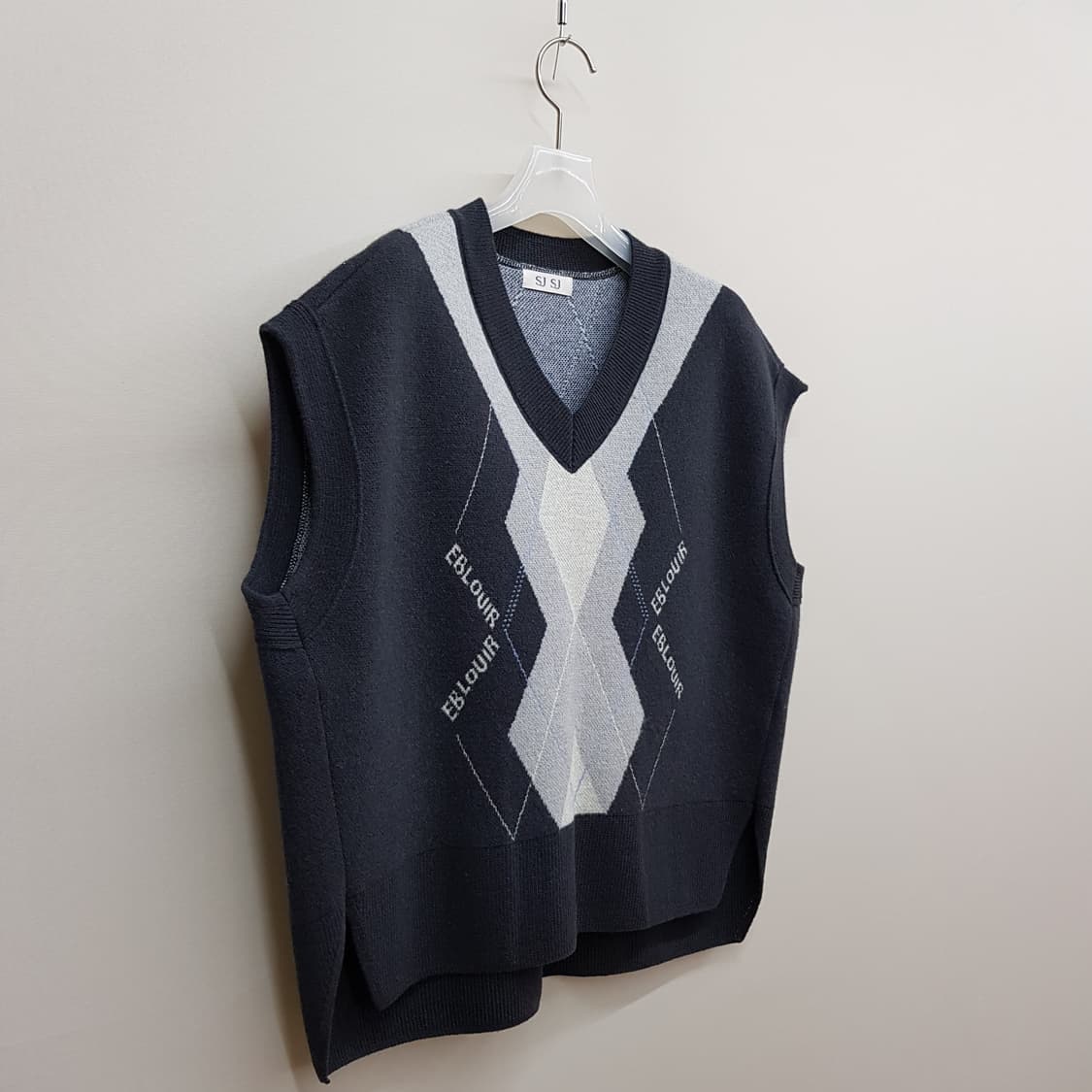 한섬 SJSJ 2022 아가일 니트 베스트 F사이즈 상품이미지4