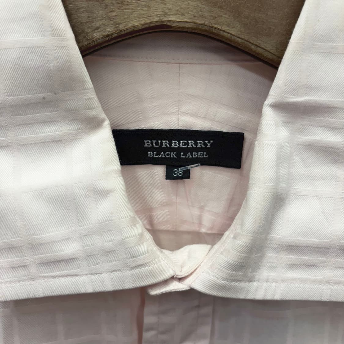 버버리 블랙 라벨 코튼 긴팔 셔츠 체크 배색 자카드 패턴 디테일 핑크 상품이미지6