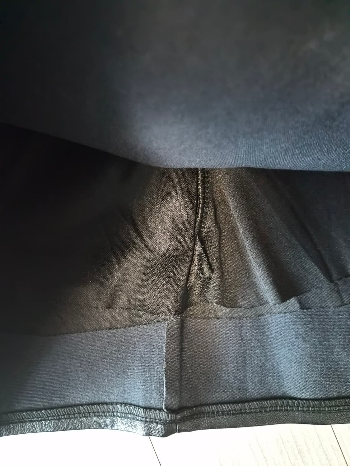 버튼 포인트 레자가죽 랩 미니스커트 상품이미지4