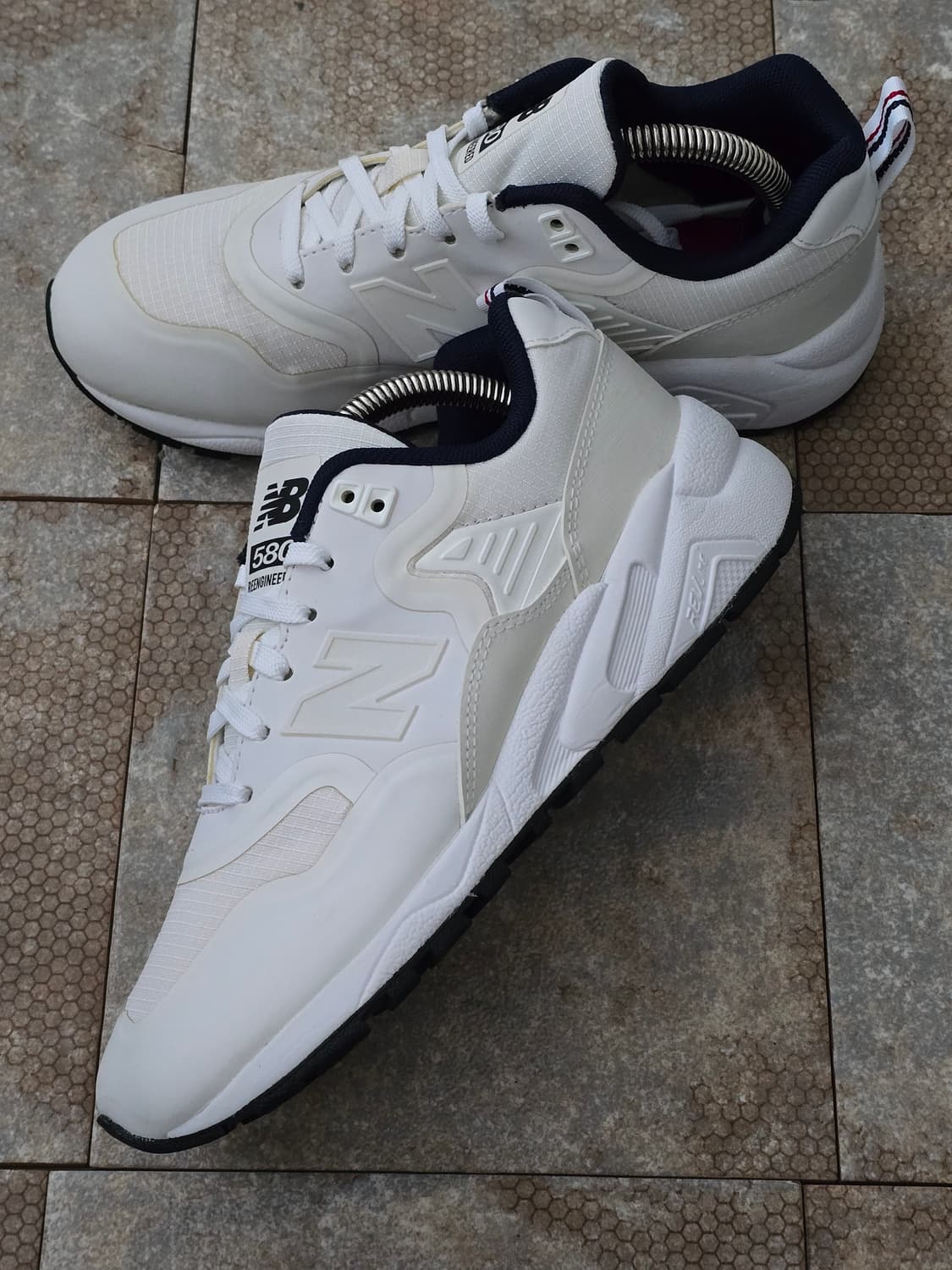 (225)뉴발란스 580 화이트  상품이미지3