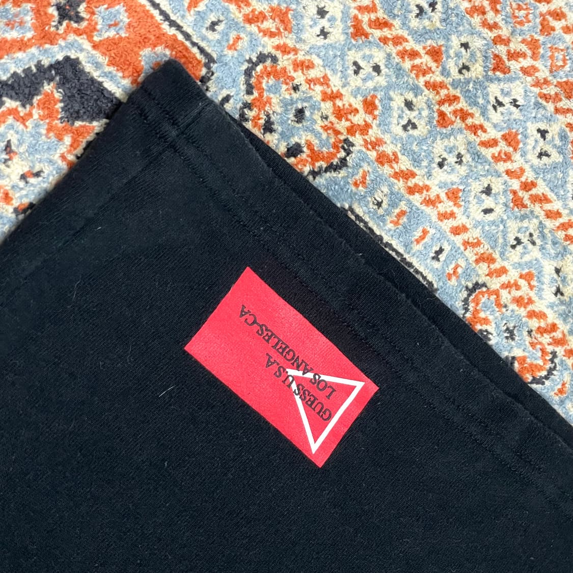 게스 스펠로고 블랙 오버핏 맨투맨 여성FREE 상품이미지7