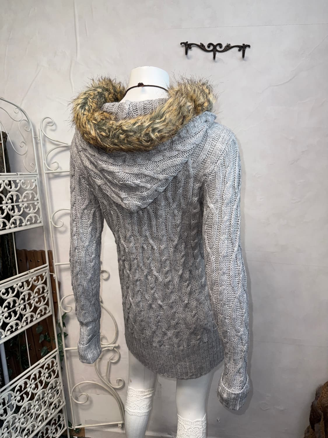Tommy Hilfiger gray fur trimmed hood ops 상품이미지3