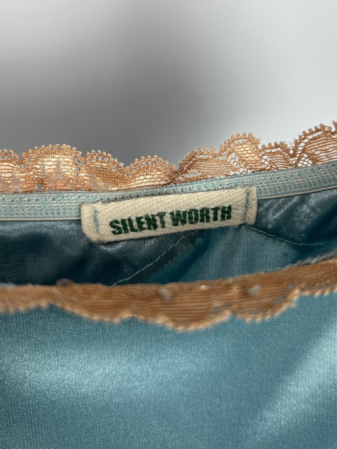 SILENT WORTH 디테일 슬리브리스 상품이미지4