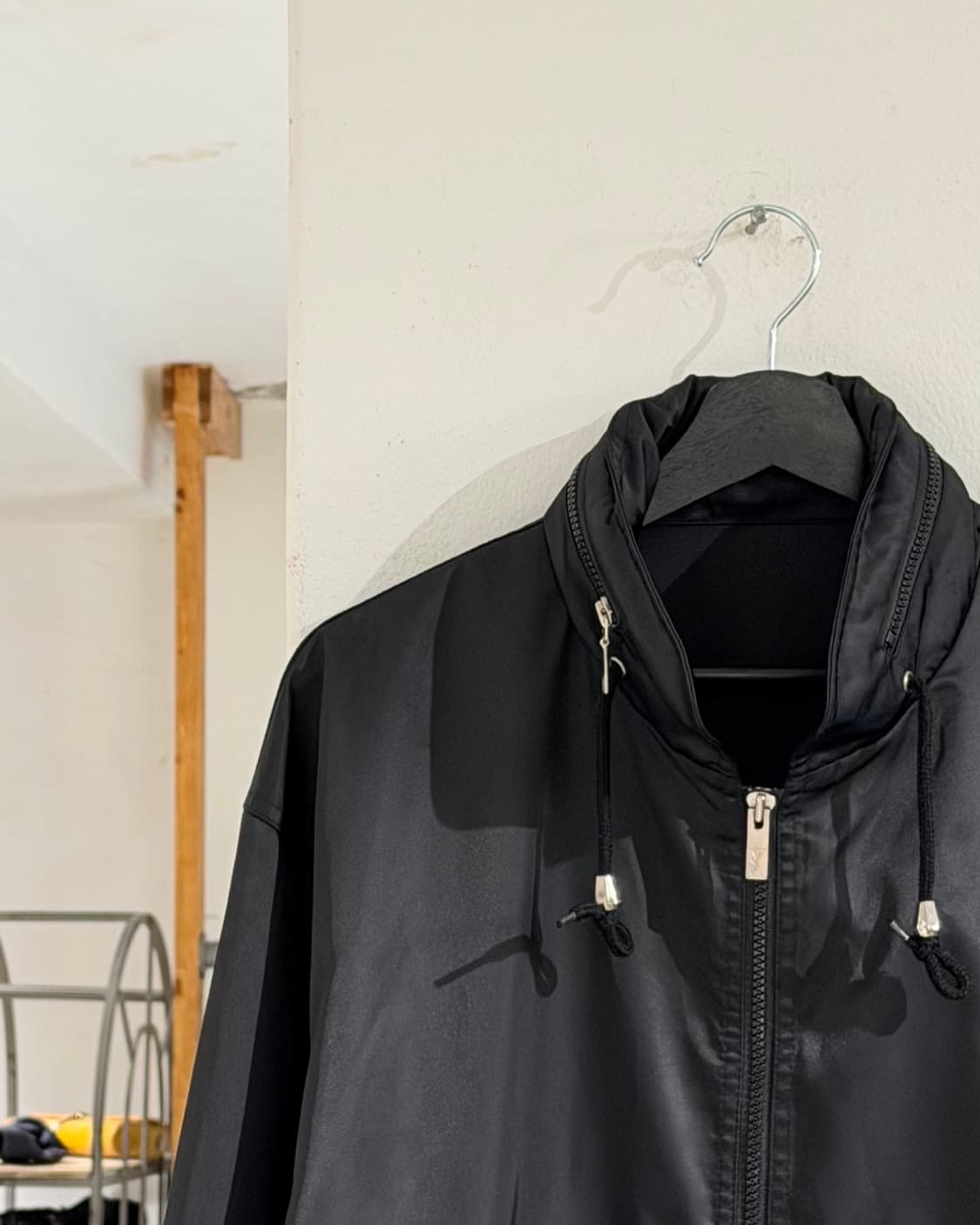 이브 생로랑 뿌르 옴므 블랙 레터링 봄버 점퍼 상품이미지3