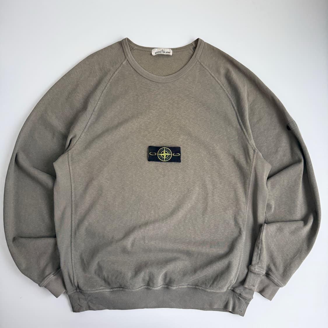 Stone island  스톤 아일랜드 올드이펙트 와펜 맨투맨  상품이미지1