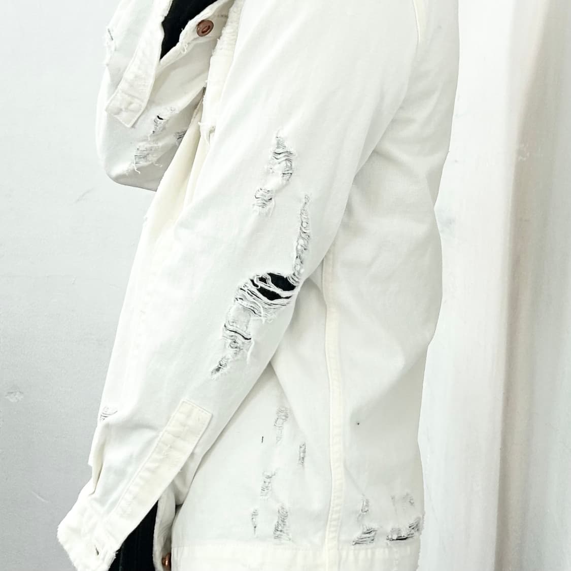 디젤 화이트 데미지 트러커 자켓 상품이미지3