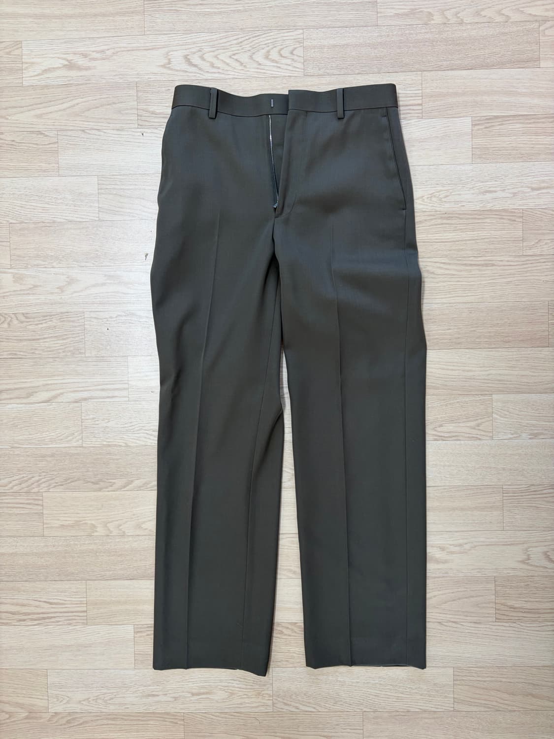 [3] 오라리 라이트 울 맥스 개버딘 슬랙스 다크올리브브라운 상품이미지1