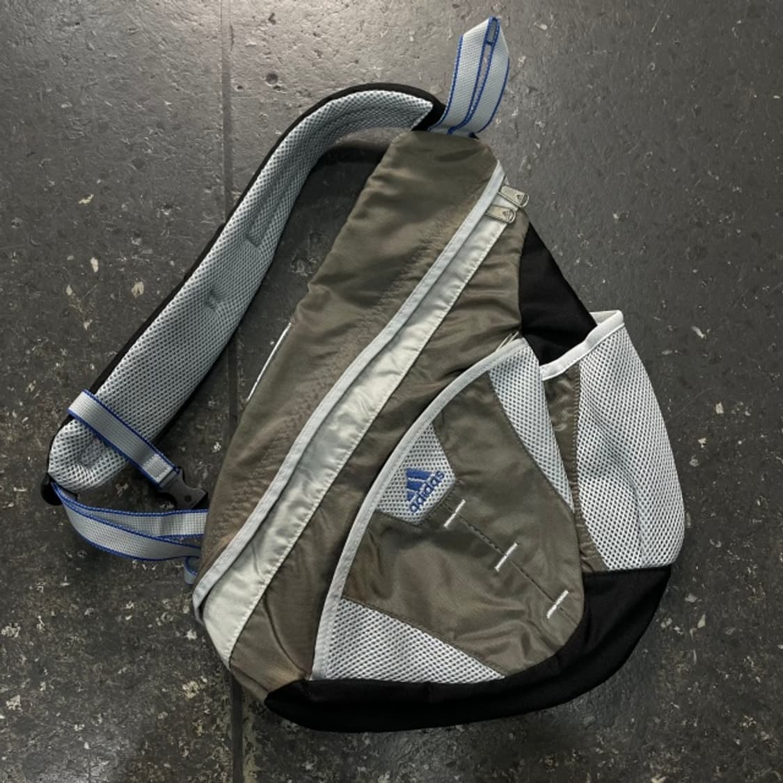 아디다스 Y2K 슬링백  상품이미지1