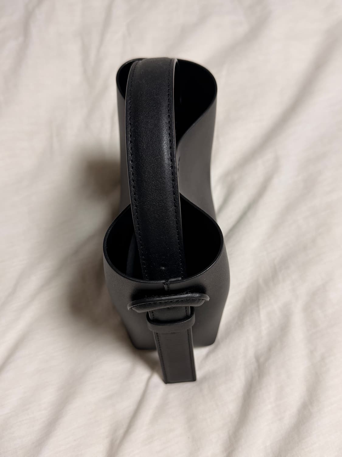 ARKET 아르켓 미니 크로스바디백 (Black) 상품이미지5