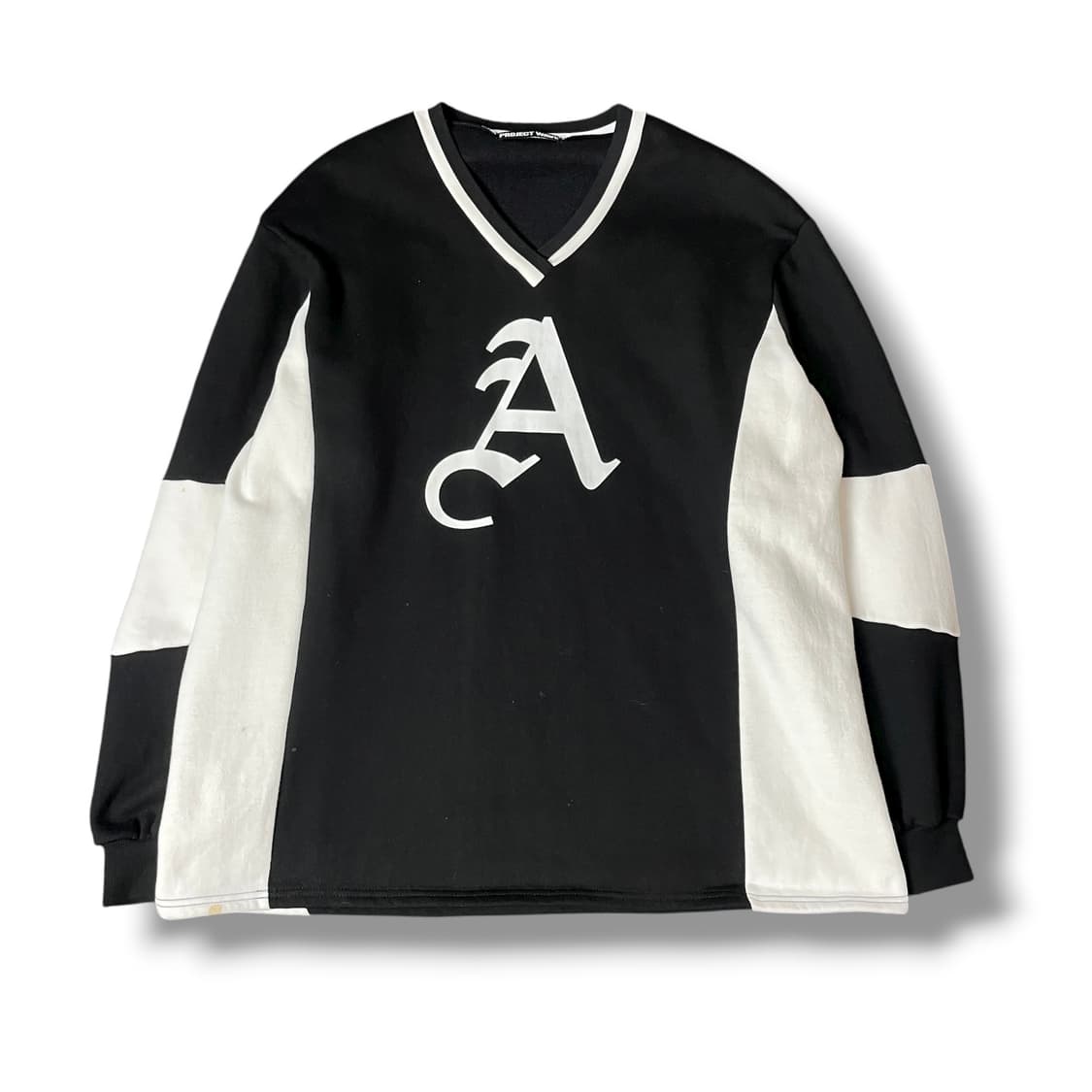 PROJECT WAVE 화이트 배색 브이넥 맨투맨 상품이미지1