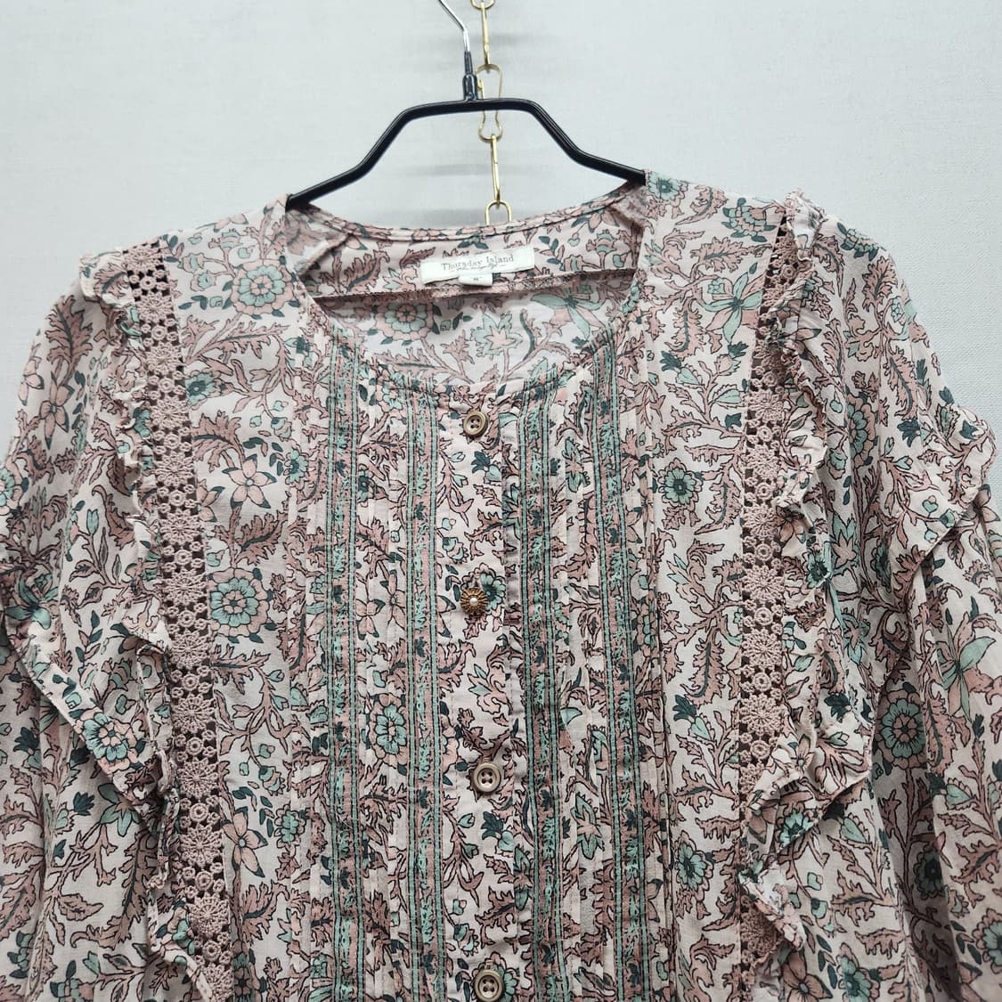 써스데이아일랜드 에스닉 플라워 프릴 블라우스 M(L) 상품이미지2
