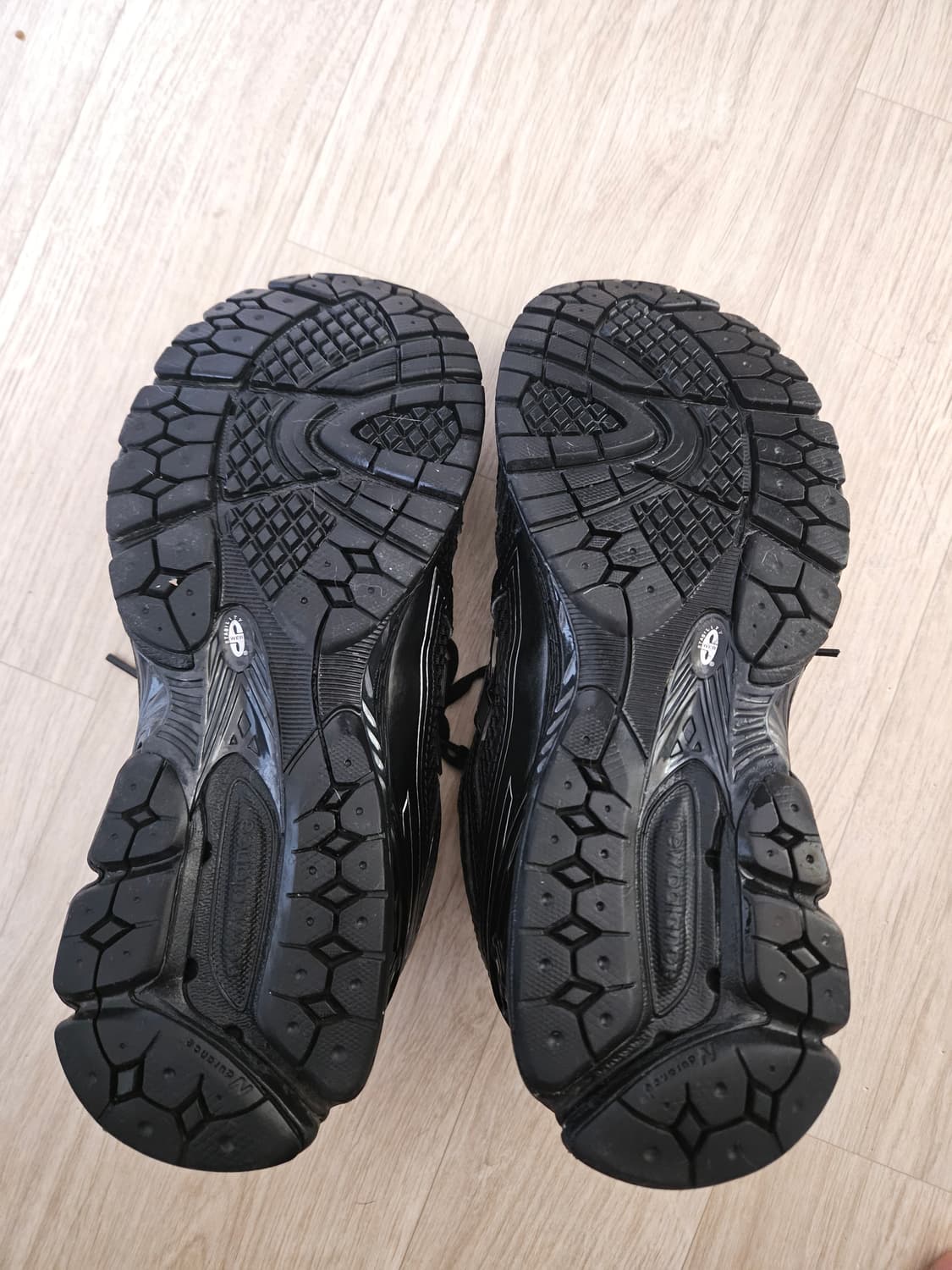 뉴발란스 1906R 블랙 270 상품이미지3