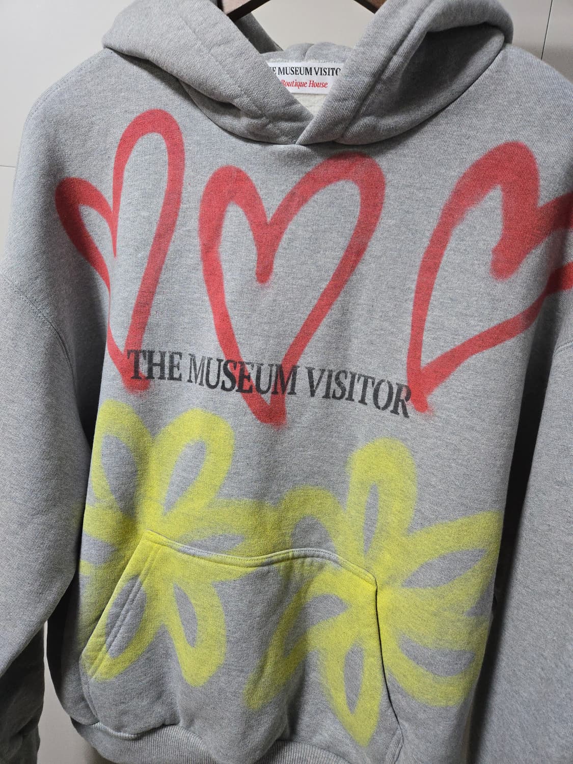 더뮤지엄비지터 스프레이 드로잉.기모 후디 (공용  프리) 상품이미지3