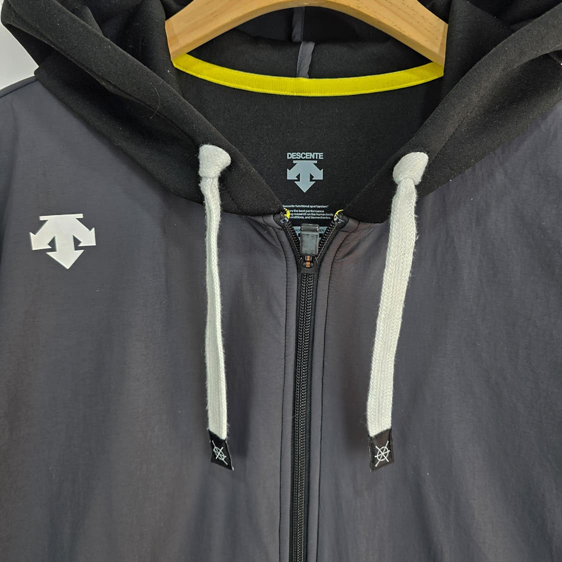 데상트 Descente 배색 후드집업 블랙/그레이 110 상품이미지2