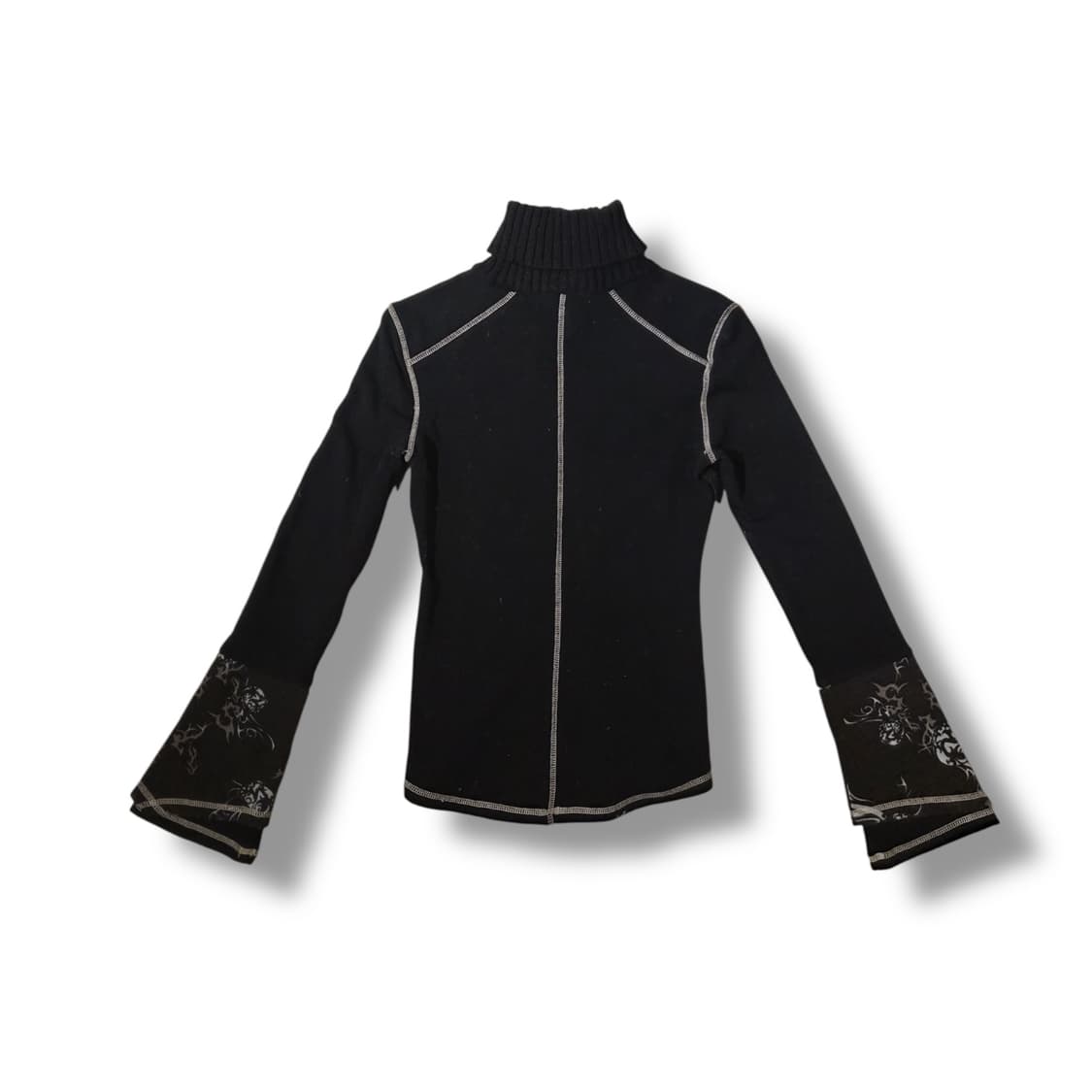 오즈온 고딕 펑크 트라이벌 패턴 폴라 탑 상품이미지5